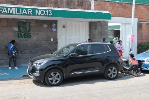 Roban medicamento controlado en la Clínica 13 del IMSS en Puebla.