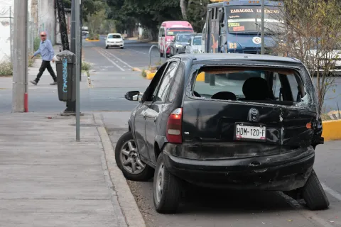 Aparatoso accidente en la 4 Poniente en la ciudad de Puebla.