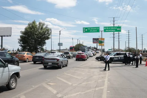 Cierre en Periférico Ecológico genera tráfico por Festival Resuena Dos Equis.