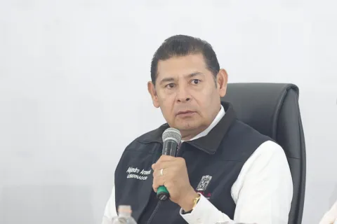 Sería una vergüenza heredar cargos a familiares: Armenta.