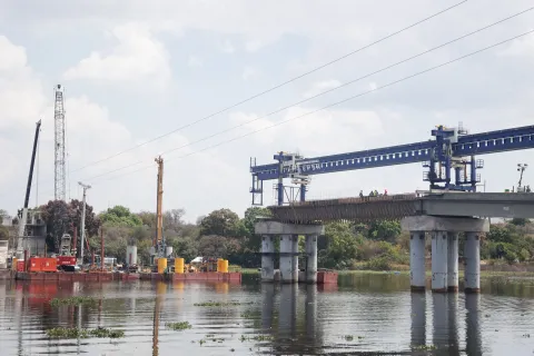 Así luce el Puente de la Transformación en el Lago de Valsequillo en Puebla.