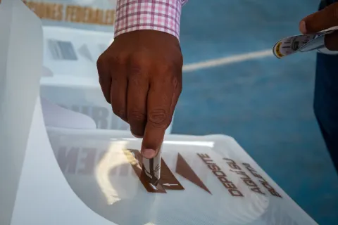 Poblanos analizan a perfiles armentistas para el proceso electoral del 2027.