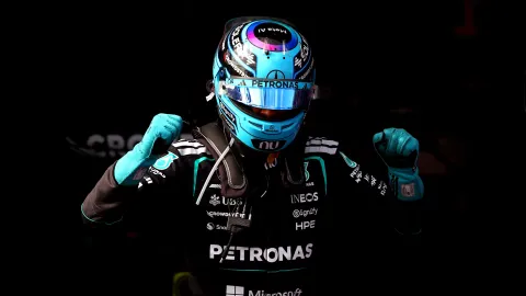 Mercedes hace el 1-2 en el GP de Australia; Sergio Pérez acaba en el puesto 16.