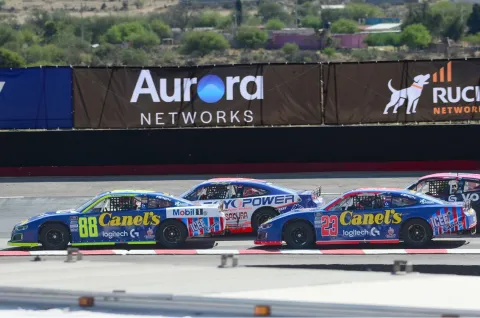 Canel’s se apodera del 1-2 en la General de la NASCAR México.