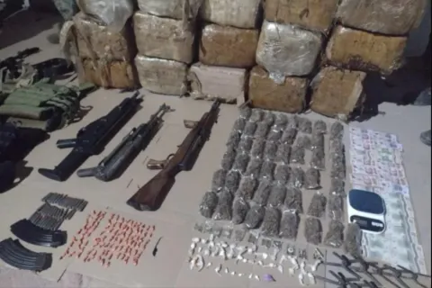 Aseguran más de 240 kilogramos de droga en Cabo San Lucas, BCS.