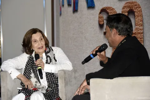 Ángeles Mastretta y el traductor Anisuz Zaman presentan obras en la FENALI.