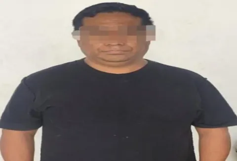 SSC de Puebla detiene a falso policía, quien portaba droga.