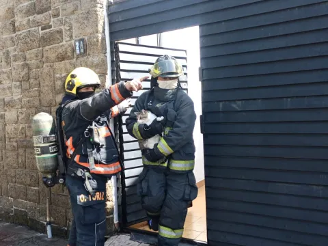 Protección Civil de Puebla atiende dos casos de fuga de gas.