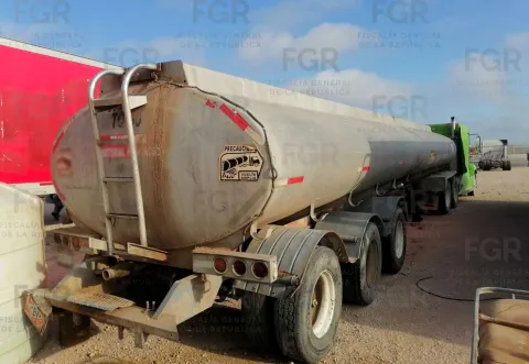 FGR asegura más de dos millones de litros de hidrocarburo en Tamaulipas.