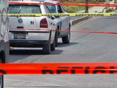 Ejecutan a un hombre a balazos en la carretera Atotonilco-Nanacamilpa.