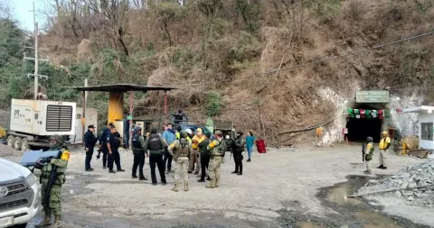 Refuerzan acciones de rescate en la Mina Santa Fe, en El Rosario, Sinaloa.