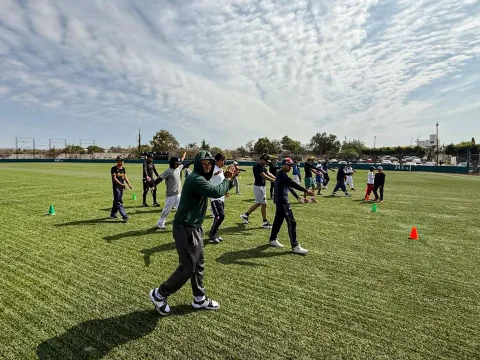 Tecali de Herrera se pintó de verde con Clínica de los Pericos.