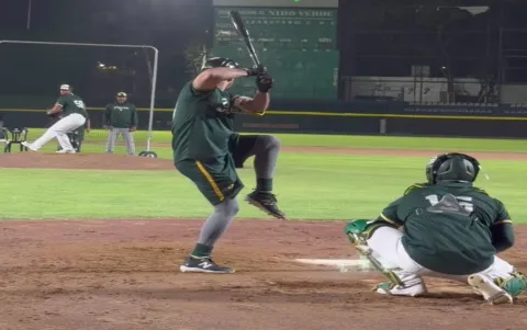 Pericos trabaja en defensa individual y acondicionamiento físico.