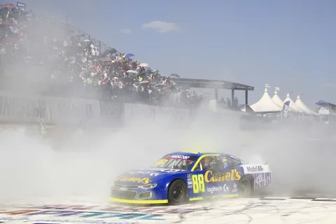 Con triunfo en San Luis Potosí arranca García Jr. en la NASCAR México.