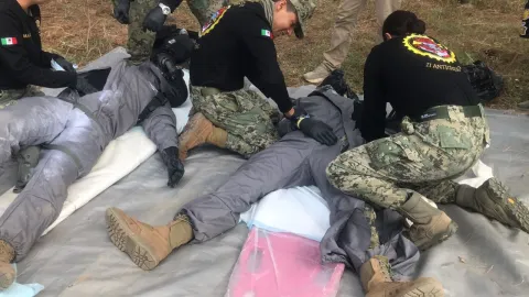 Personal de la Armada de México se capacita para la Copa Mundial de Futbol.