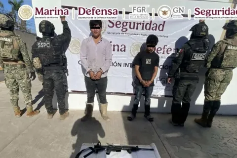 Son detenidos dos miembros de Comandante R24 del Cártel de Sinaloa.