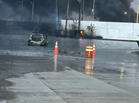 Claudia Sheinbaum informa que FGR investiga incendio en refinería Dos Bocas.