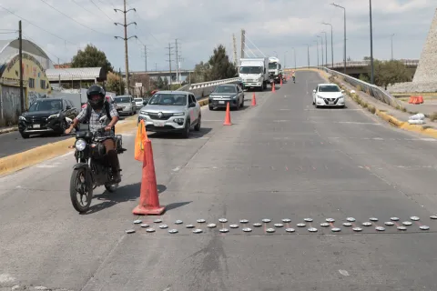 Ojo: colocan reductores de velocidad en Calzada Zaragoza en Puebla.