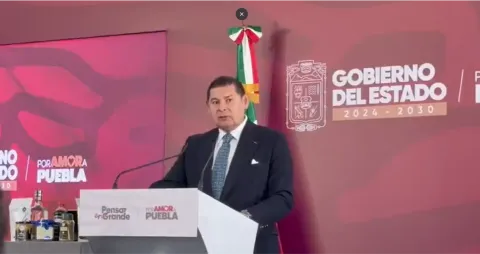 Anuncia Alejandro Armenta rehabilitación en carreteras poblanas.