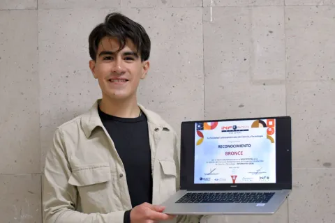 Estudiante de la BUAP gana medalla de bronce en Infomatrix Puebla 2026.