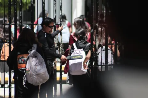 Utilizan detectores de metales en entrada del Cenhch.