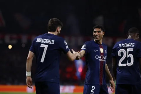 El campeón PSG se encamina a semifinales en la Champions.