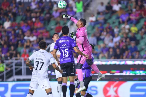 Mazatlán y Gallos cierran con empate el Viernes Botanero.