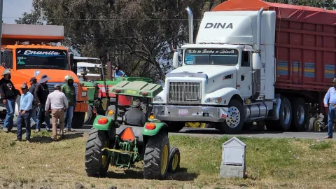 Refrenda Gobierno de México diálogo con sector agrícola y transportista.