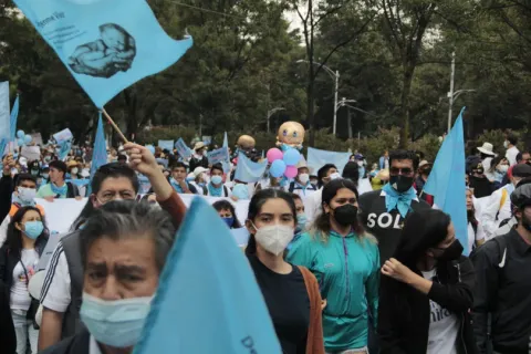 La marcha de la generación Z que respeta la vida y dice no al aborto.