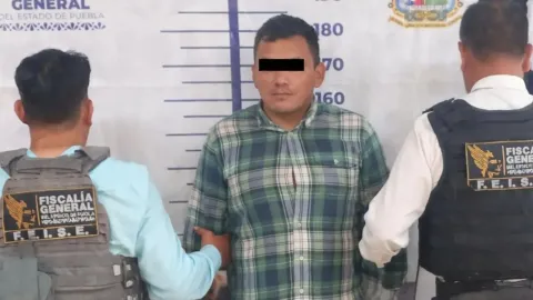 FGE de Puebla detiene a Iván N., exsíndico de San Pedro Cholula.