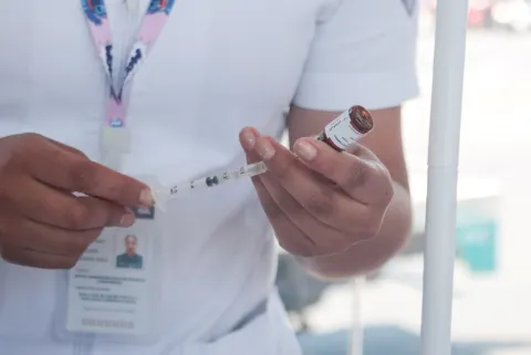 Presentan Semana Nacional de Vacunación 2026 bajo el lema Vacunar es Amar.