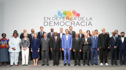 cumbre de la democracia