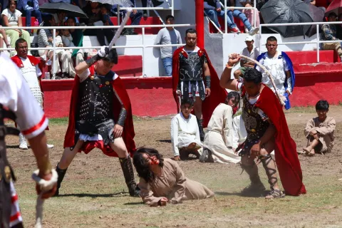 Santa Cruz Aquiahuac revive su tradición con el Circo Romano.