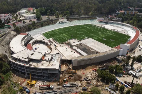 Un 65% de avance registran los trabajos de la Universidad del Deporte.