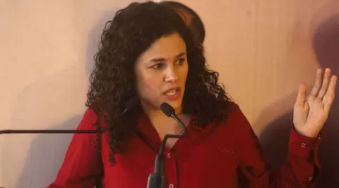 luisa alcalde-c.oscuro