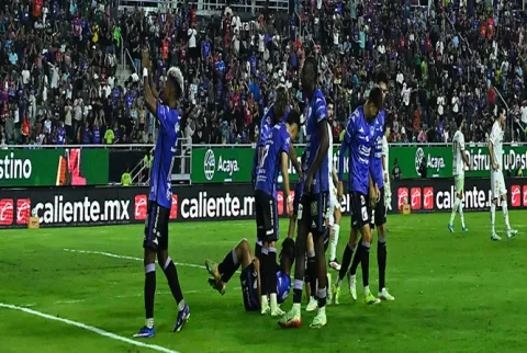 Mazatlán fue más Diablos y sorprende al Toluca.