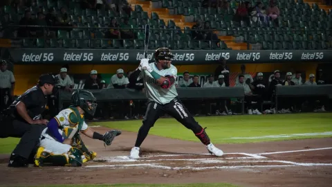 Oaxaca pega primero a los Pericos de Puebla.