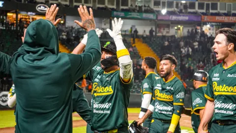 Espectacular voltereta de Pericos y logran primera victoria.