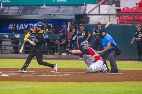 Pericos logra su primera serie en la Temporada 2026.