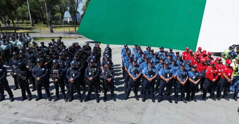 policías-bandera
