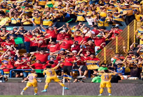 Rugido con fuerza de los Tigres en el Volcán.