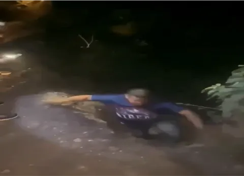 Camión se va a barranco en Hidalgo, hay dos muertos.