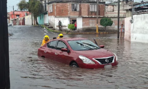 auto inundado