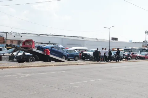 Decomisan en Puebla vehículo con reporte de robo en Las Torres.