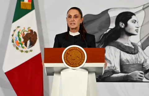 Claudia Sheinbaum presenta en Mañanera inversiones en el sistema de salud pública.