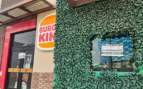 Ayuntamiento de Puebla clausura Burger King de la zona de los Estadios.