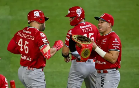 Explota ofensiva de los Diablos Rojos y logra cuarta victoria en fila.