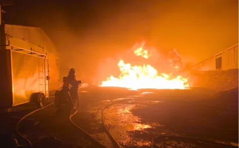 Tres lesionados deja incendio en planta de Bachoco en Lagos de Moreno.