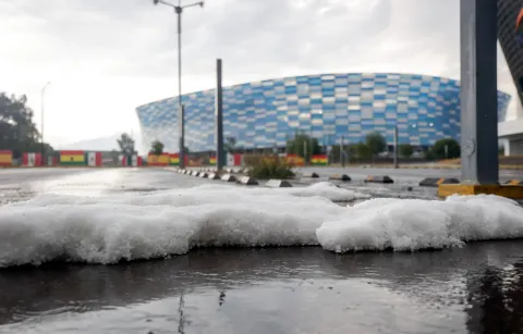Por segundo día consecutivo, granizo y lluvia sorprende a poblanos.