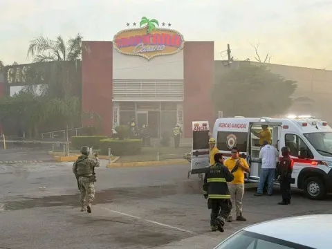 Incendian Casino Tropicana en Culiacán, Sinaloa, hay una mujer muerta.